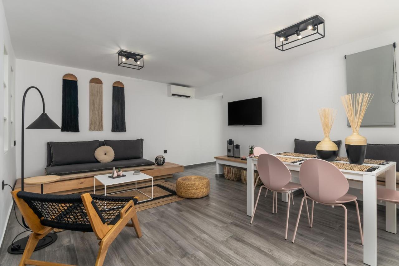 Margaret'S Unique Apartment Peran Triovasalos المظهر الخارجي الصورة